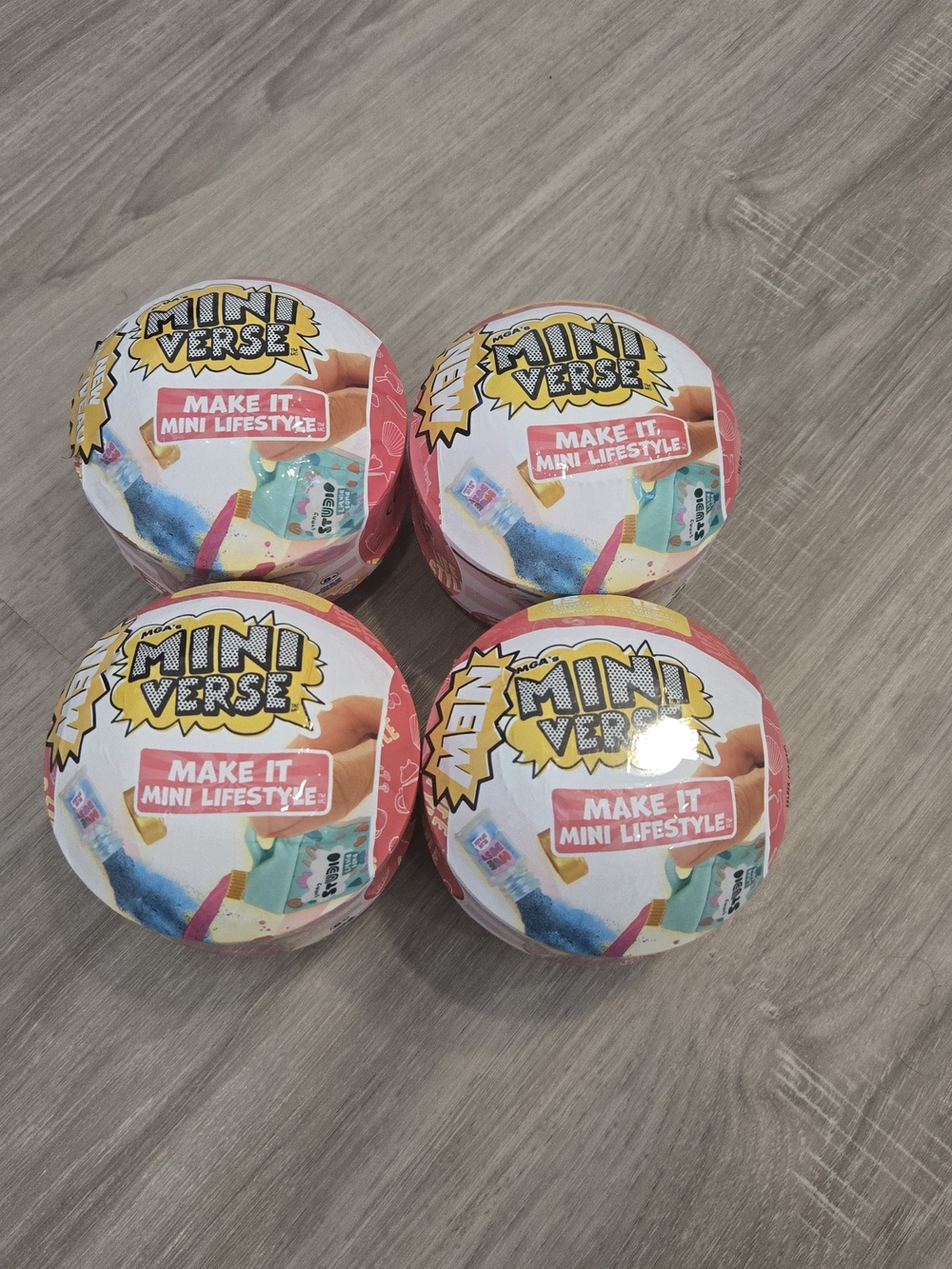 NWT MGA's Miniverse Make It Mini Lifestyle Series 2 Mystery Ball Capsule x4